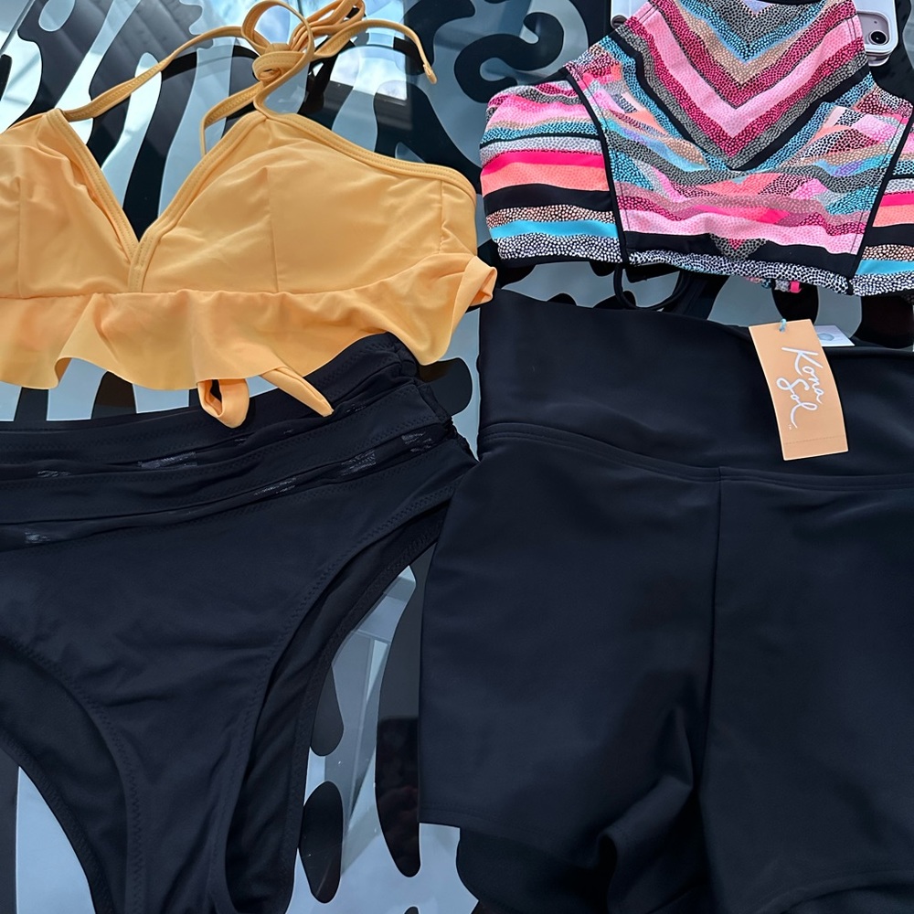 Two swimsuit two piece for 8.